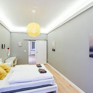 Riverside In Downtown Apartment